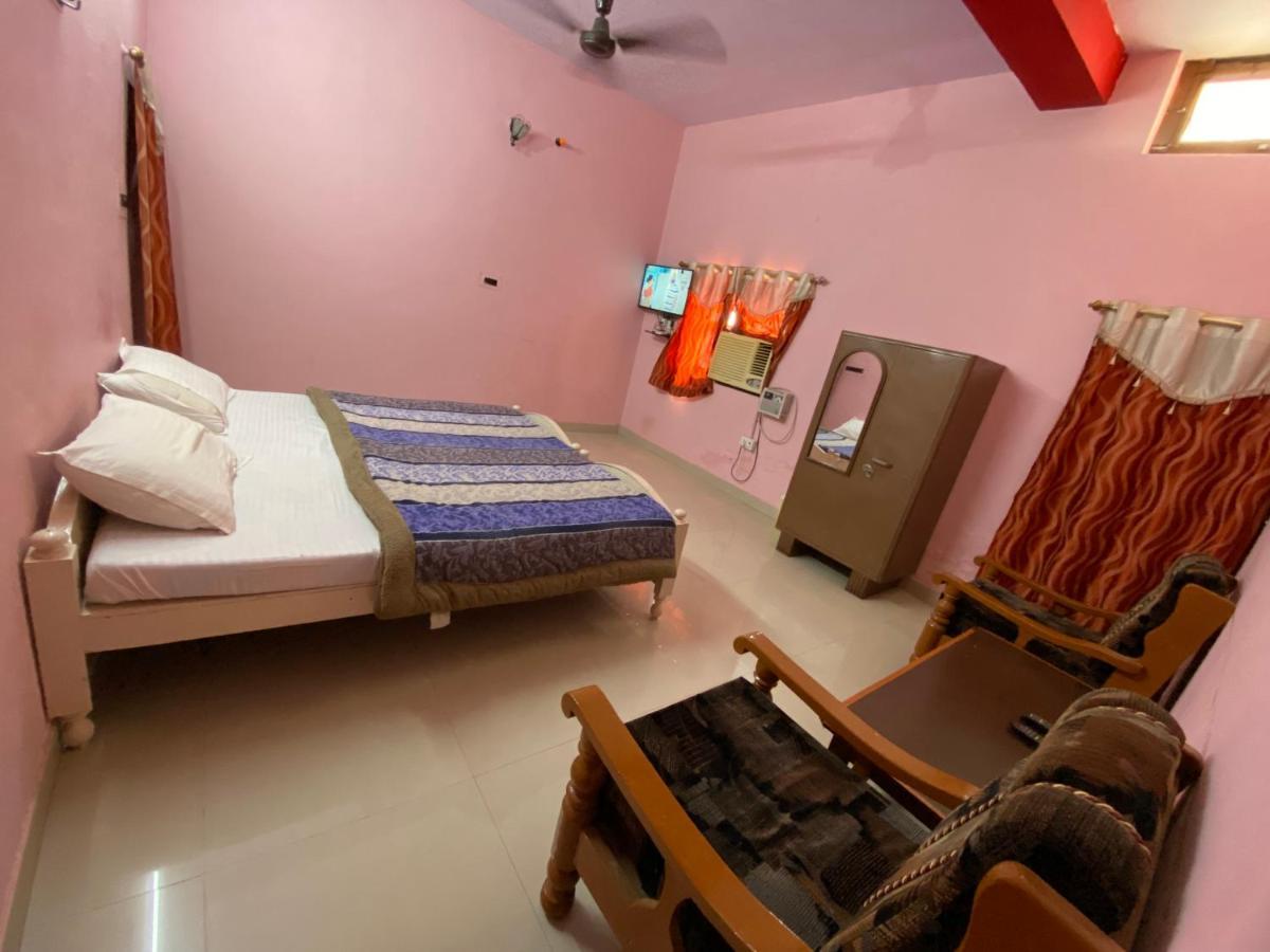Hotel Shri Mahant Orchha 5 Mint Walking From Ram Raja Temple Εξωτερικό φωτογραφία