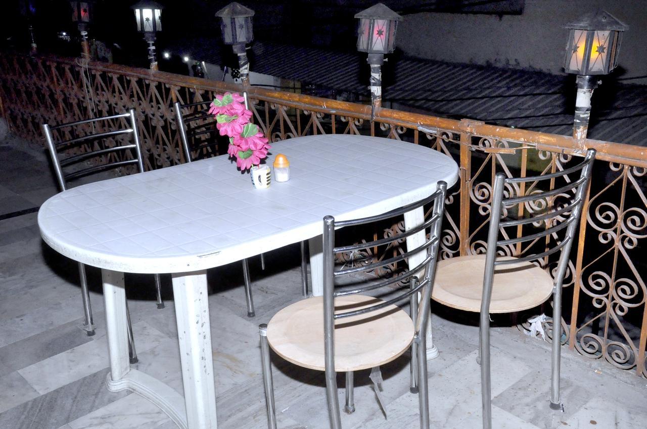Hotel Shri Mahant Orchha 5 Mint Walking From Ram Raja Temple Εξωτερικό φωτογραφία