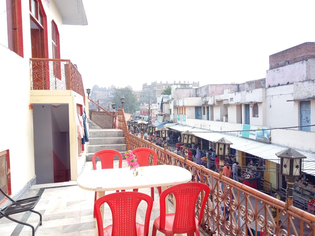 Hotel Shri Mahant Orchha 5 Mint Walking From Ram Raja Temple Εξωτερικό φωτογραφία