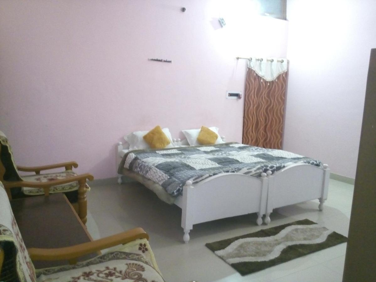 Hotel Shri Mahant Orchha 5 Mint Walking From Ram Raja Temple Εξωτερικό φωτογραφία